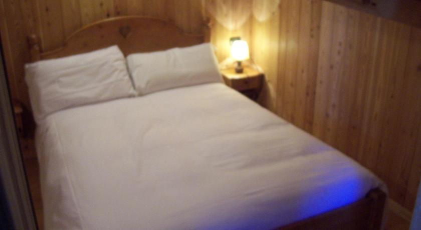 L' Aroula Rooms & Restaurant Champoluc Δωμάτιο φωτογραφία